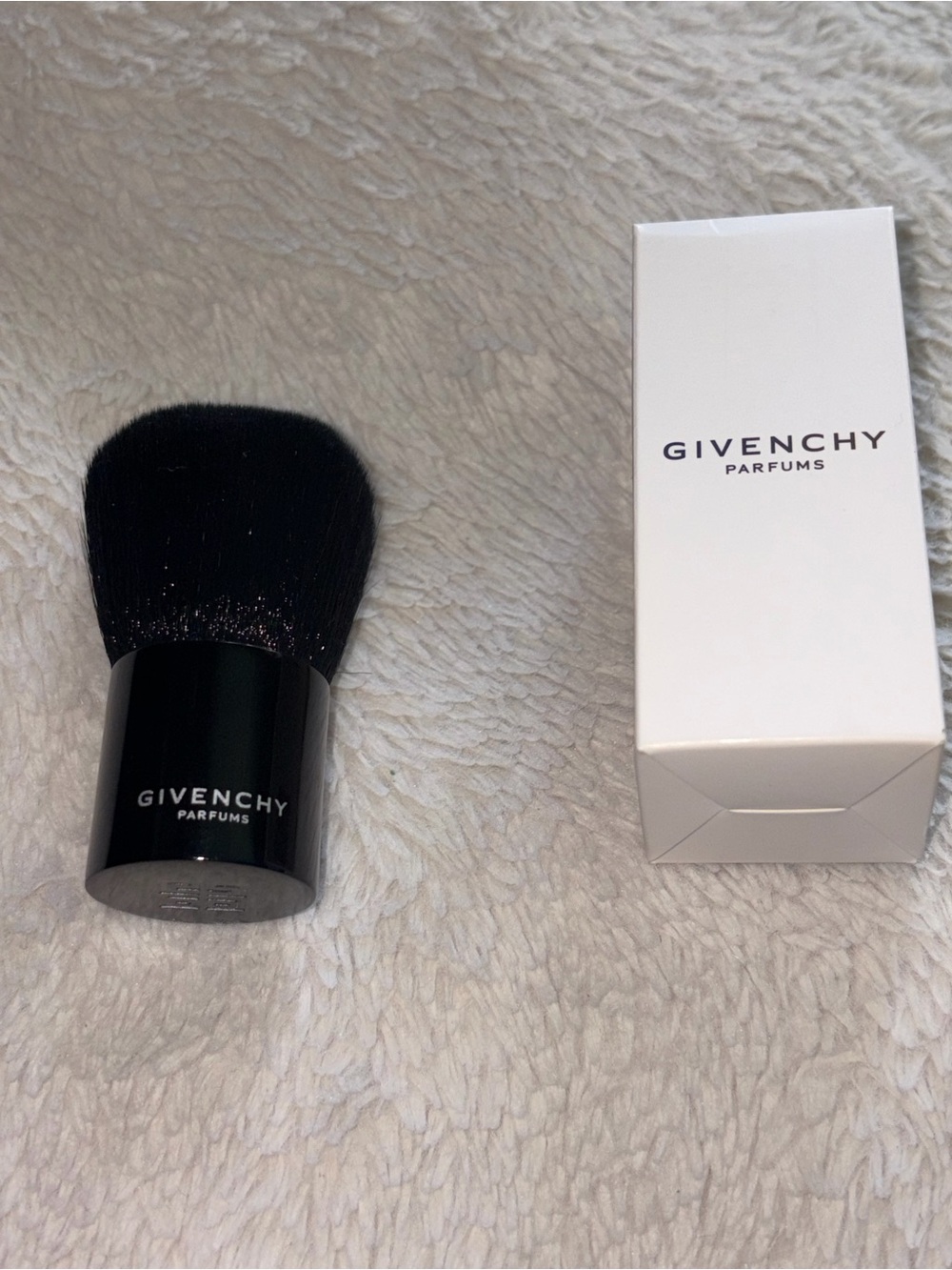 NIB Givenchy parfums Black Kabuki  Makeup Brush